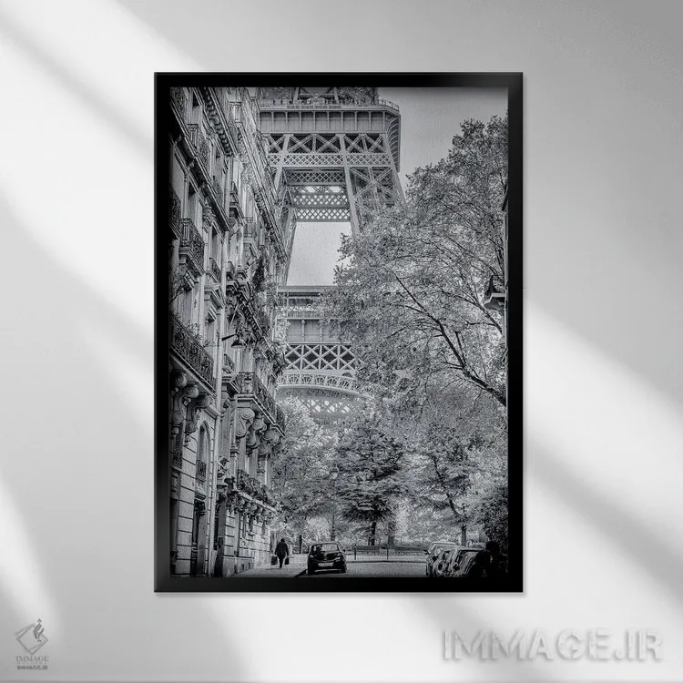 تابلو دکوراتیو برج ایفل در پاییز اثر رز پالنیسانو - نمای قابدار مشکی