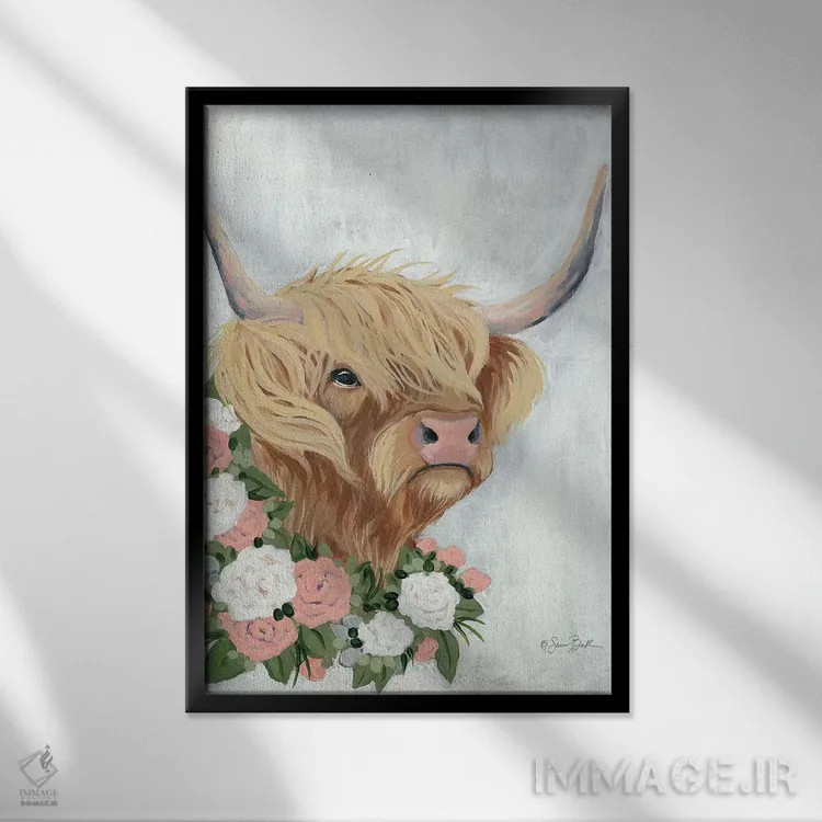 تابلو دکوراتیو گاو کوهستانی گلداری اثر سارا بیکر - نمای قابدار مشکی