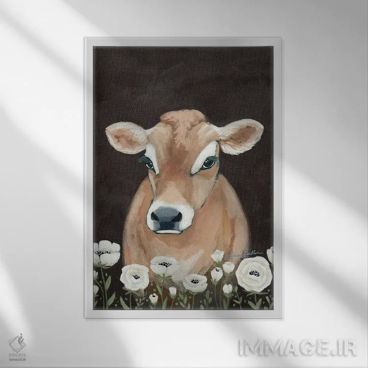 تابلو مدرن گاو با گل ها اثر سارا بیکر - نمای قابدار سفید