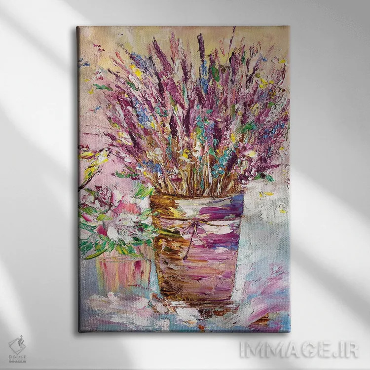تابلو دکوراتیو دسته گل اسطوخودوس با پرنده اثر مارینا اسکرمووا - نمای روبهرو روی دیوار