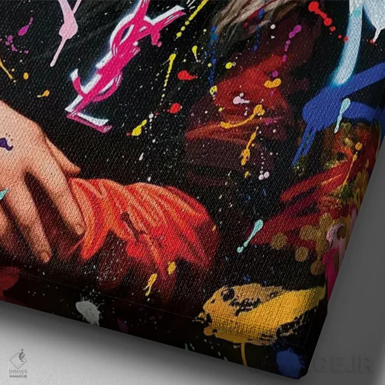 تابلو دکوراتیو ملکه مونا اثر آر.اس. آرتیست - نمای نزدیک بافت بوم