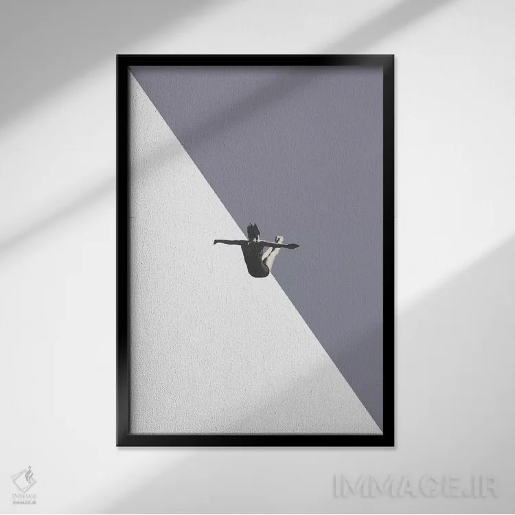 تابلو دکوراتیو غواص خاکستری اثر ریچارد وروجز - نمای قابدار مشکی