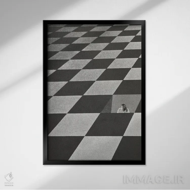 تابلو دکوراتیو دپارتمان اثر ریچارد وروجز - نمای قابدار مشکی
