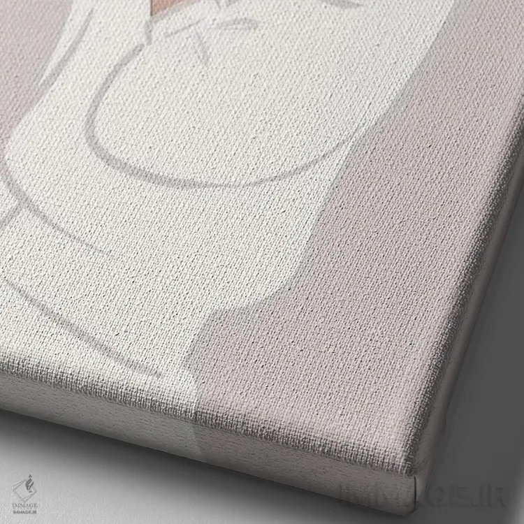 تابلو دکوراتیو Light-Skinned, Black Hair,کلاه لبه دار، پوست روشن، موهای مشکی اثر سابینا فن - نمای نزدیک بافت بوم