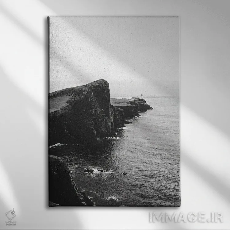 تابلو دکوراتیو فانوس دریایی سیاه وسفید در ساحل جزیره اسکای در اسکاتلند اثر مایکل شاور - نمای روبهرو روی دیوار