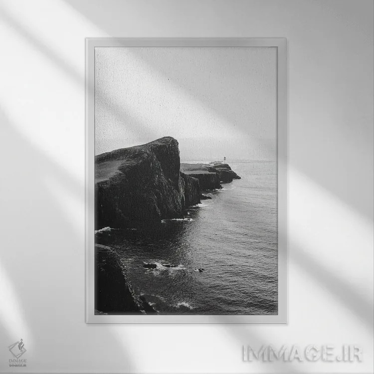 تابلو دکوراتیو فانوس دریایی سیاه وسفید در ساحل جزیره اسکای در اسکاتلند اثر مایکل شاور - نمای قابدار سفید