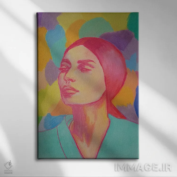 تابلو دکوراتیو زن با بلوز آبی اثر سرینا سینگ - نمای روبهرو روی دیوار