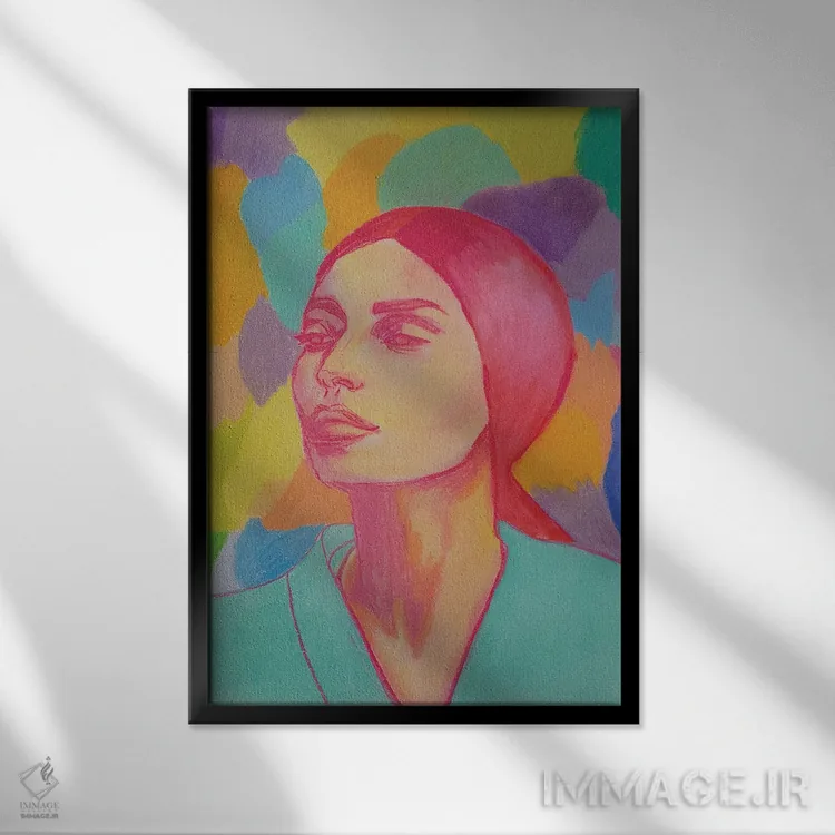 تابلو دکوراتیو زن با بلوز آبی اثر سرینا سینگ - نمای قابدار مشکی