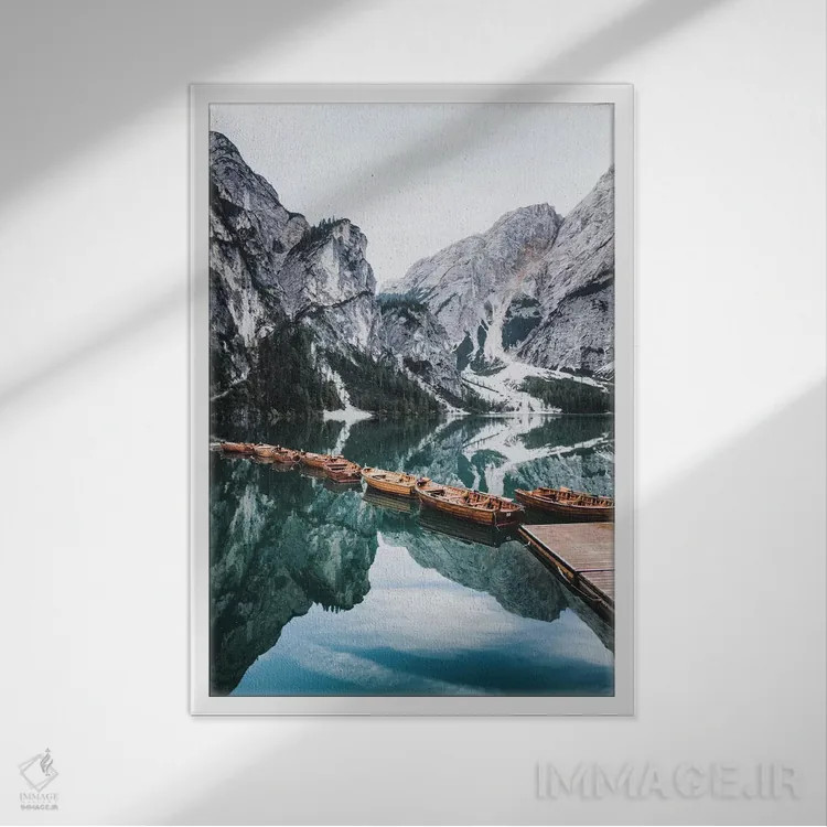 تابلو دکوراتیو دریاچه براایس اثر سایمون یونگ - نمای قابدار سفید