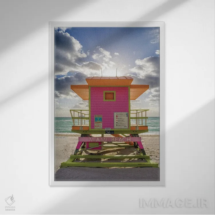 تابلو دکوراتیو Miami Beach, Florida,برج نجات غریق صورتی عمودی، ساحل میامی… اثر سوزانه کرمر - نمای قابدار سفید