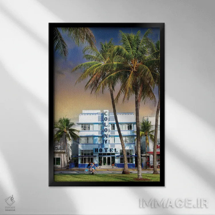 تابلو دکوراتیو Miami Florida,تفریح در اوشن درایو، میامی فلوریدا اثر سوزانه کرمر - نمای قابدار مشکی