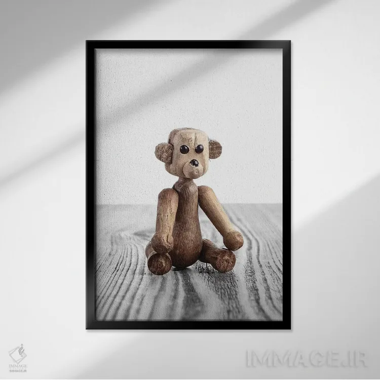 تابلو دکوراتیو خرس زولاین اثر استودیو سنت اند سیلور - نمای قابدار مشکی