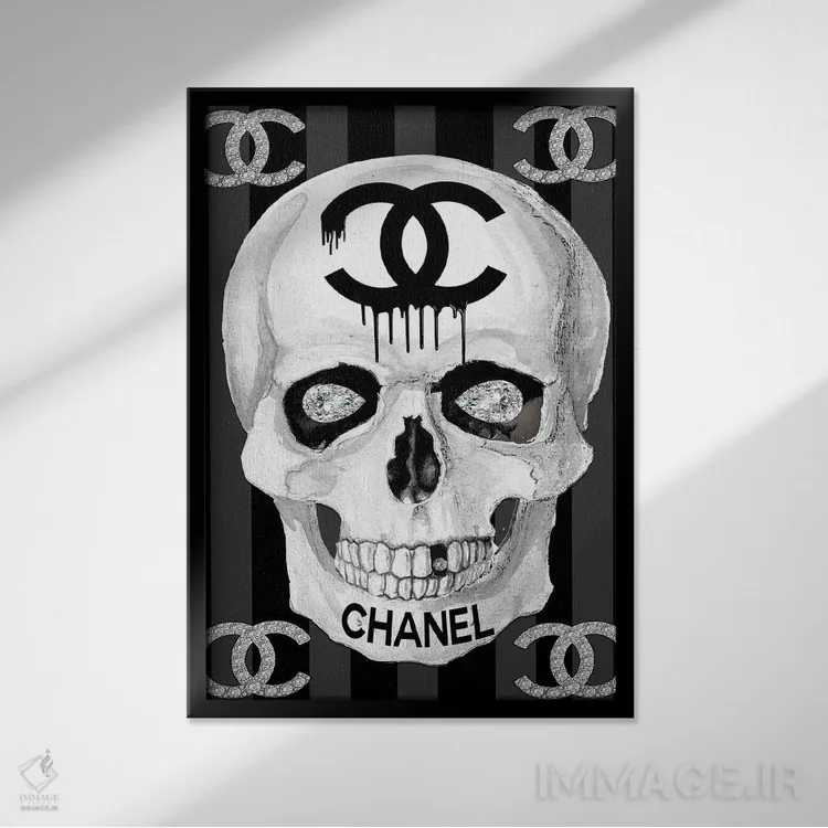 تابلو دکوراتیو جمجمه شنل اثر استودیو وان - نمای قابدار مشکی