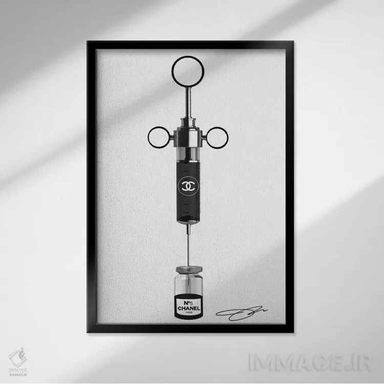 تابلو دکوراتیو شات شنل اثر استودیو وان - نمای قابدار مشکی