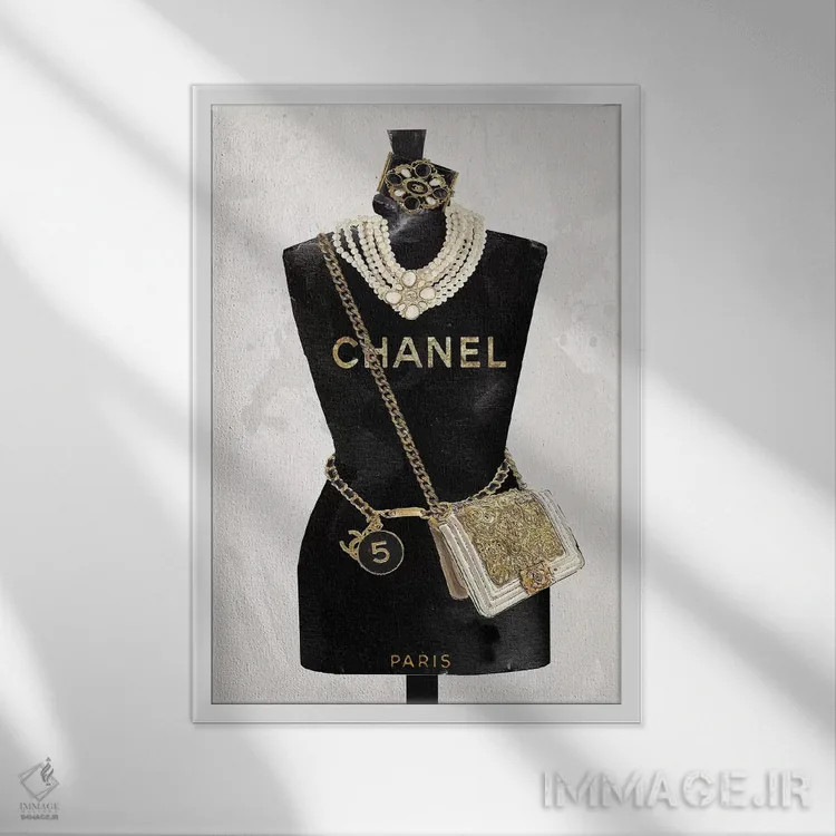 تابلو دکوراتیو دختر پاریسی اثر استودیو وان - نمای قابدار سفید