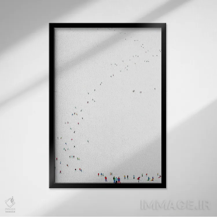 تابلو مینیمال سیاره یخ زده LI اثر استفانی هو - نمای قابدار مشکی