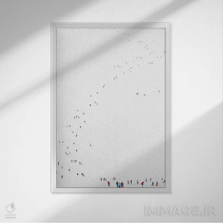 تابلو مینیمال سیاره یخ زده LI اثر استفانی هو - نمای قابدار سفید