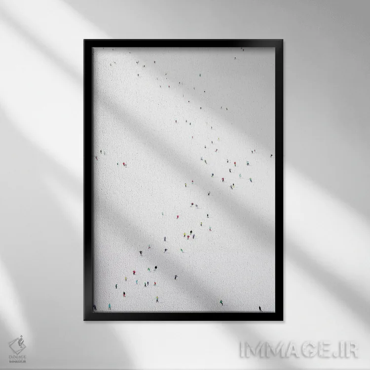 تابلو مینیمال سیاره یخ زده XLII اثر استفانی هو - نمای قابدار مشکی