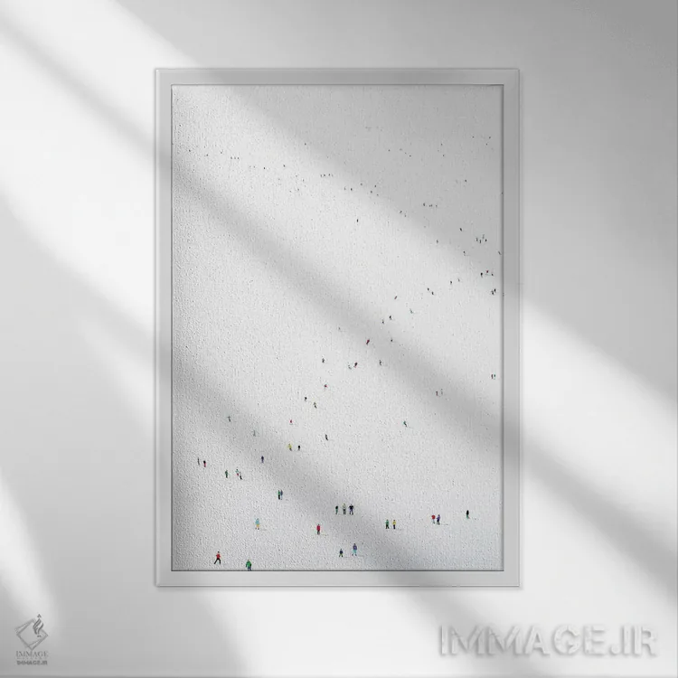 تابلو مینیمال سیاره منجمد چهل و سوم اثر استفانی هو - نمای قابدار سفید