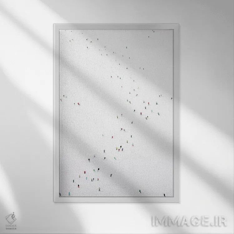 تابلو مینیمال سیاره یخ زده XLII اثر استفانی هو - نمای قابدار سفید