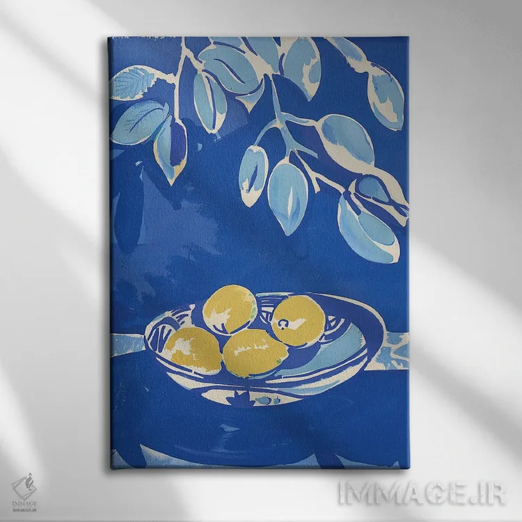 تابلو دکوراتیو طبیعت بی جان آبی با لیموها اثر ساشا رابینسون - نمای روبهرو روی دیوار