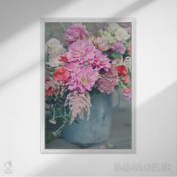 تابلو دکوراتیو چیدمان گل های بهاری اثر سارا جین - نمای قابدار سفید