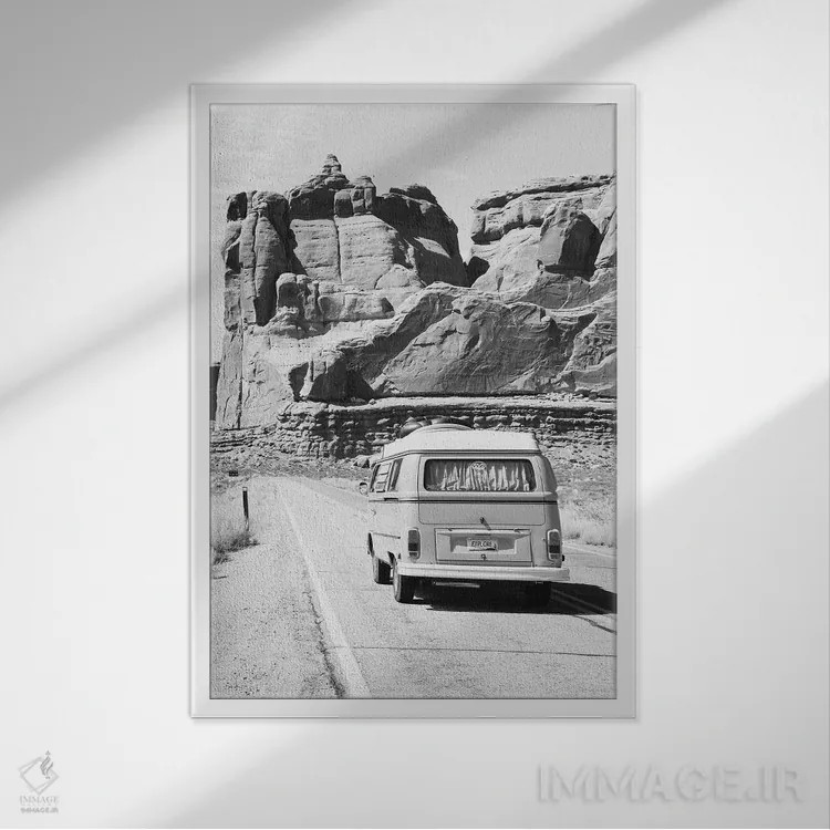 تابلو دکوراتیو سفر جاده ای اثر سیسی و سب - نمای قابدار سفید