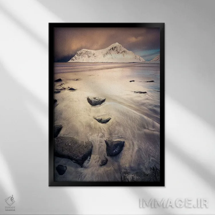 تابلو دکوراتیو طوفان طلایی اثر استفان هفل - نمای قابدار مشکی