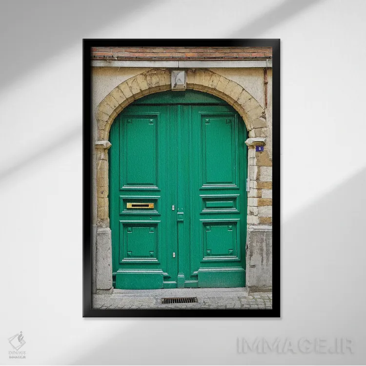 تابلو دکوراتیو در سبز بلژیک II اثر سوزان ویزواری - نمای قابدار مشکی