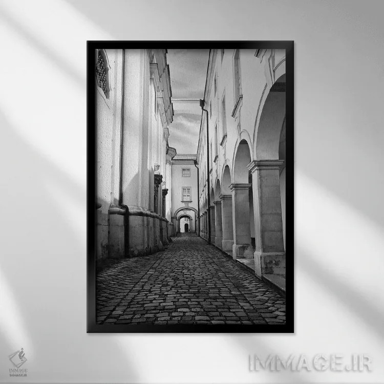 تابلو دکوراتیو صومعه اثر سوزان ویزواری - نمای قابدار مشکی