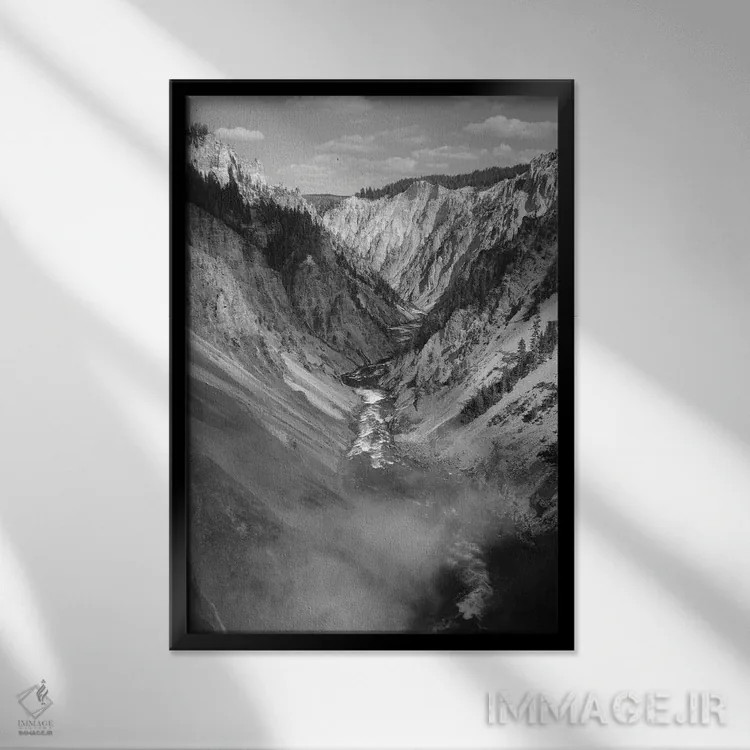 تابلو دکوراتیو یلوستون سیاه و سفید اثر تیل پروداکشن - نمای قابدار مشکی