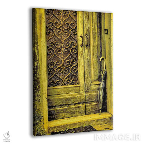 تابلو دکوراتیو Chiusure. Infrared image of old door in typical buildings in t… اثر تری اگرز - نمای پرسپکتیو محصول