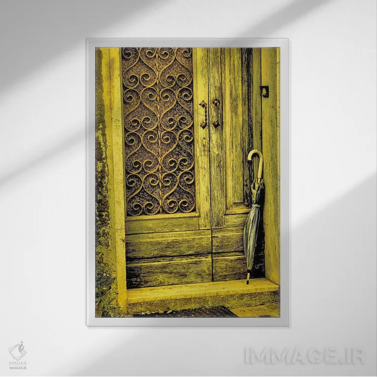 تابلو دکوراتیو Chiusure. Infrared image of old door in typical buildings in t… اثر تری اگرز - نمای قابدار سفید