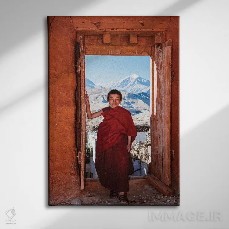 تابلو دکوراتیو Nepal II,راهب مبتدی، نپال ۲ اثر ماتئو کولومبو - نمای روبهرو روی دیوار