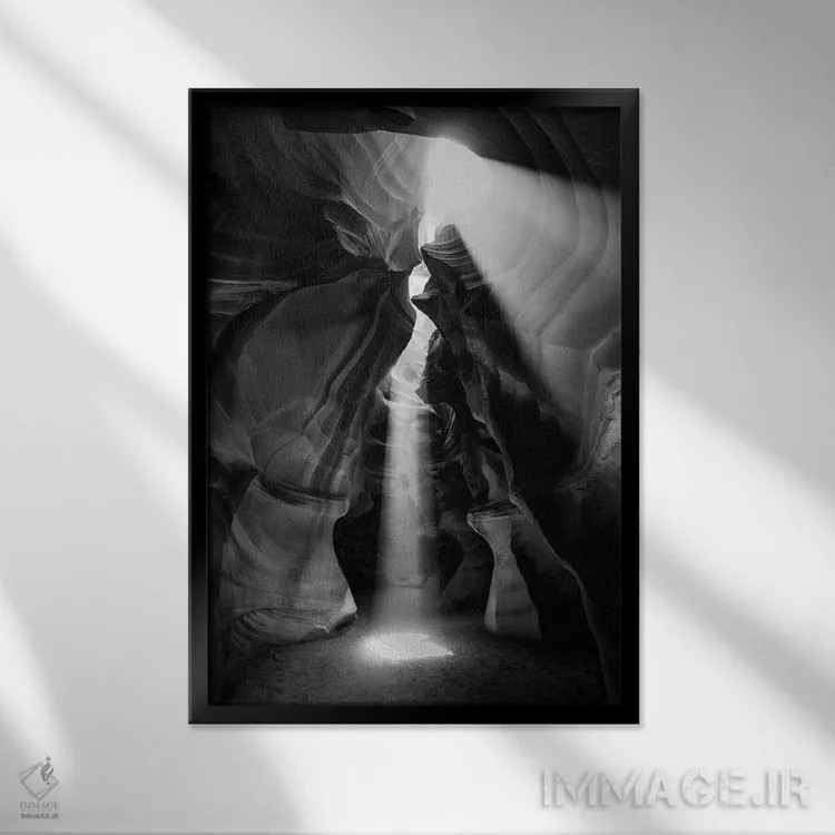 تابلو دکوراتیو دره آنتلوپ اثر ماتئو کولومبو - نمای قابدار مشکی