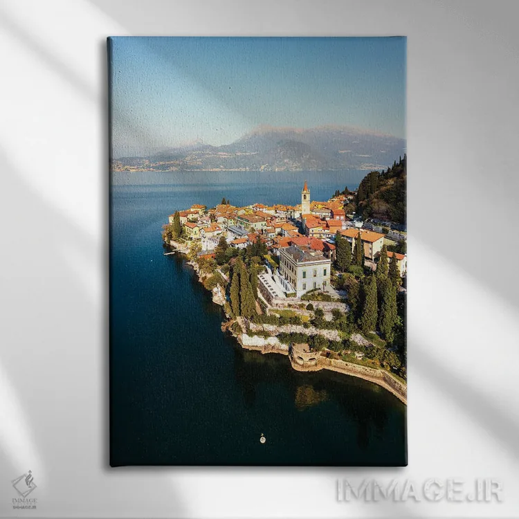 تابلو دکوراتیو Lake Como, Italy,یک روز در وارنا، دریاچه کومو، ایتالیا اثر ماتئو کولومبو - نمای روبهرو روی دیوار