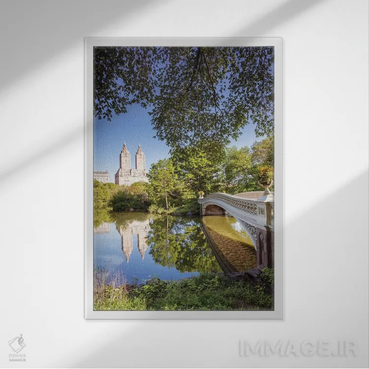 تابلو دکوراتیو Central Park, New York,پل کمانی در بهار، سنترال پارک، نیو… اثر ماتئو کولومبو - نمای قابدار سفید