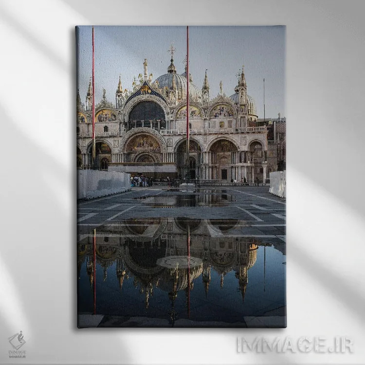 تابلو دکوراتیو Venice, Veneto, Italy,انعکاس کلیسای جامع سن مارک، ونیز، و… اثر ماتئو کولومبو - نمای روبهرو روی دیوار