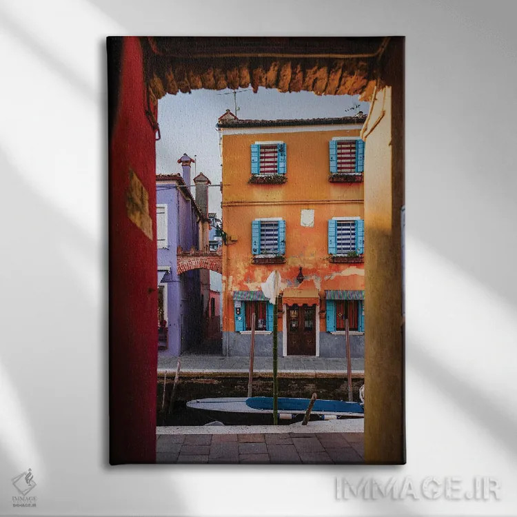 تابلو دکوراتیو Burano, Venice, Italy,غروب آفتاب بر فراز خانه نارنجی، بور… اثر ماتئو کولومبو - نمای روبهرو روی دیوار