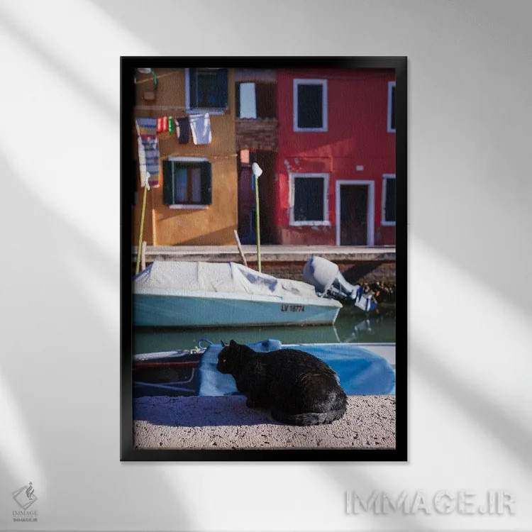 تابلو دکوراتیو Burano Island, Venice, Italy,گربه سیاه کنار کانال، جزیره… اثر ماتئو کولومبو - نمای قابدار مشکی