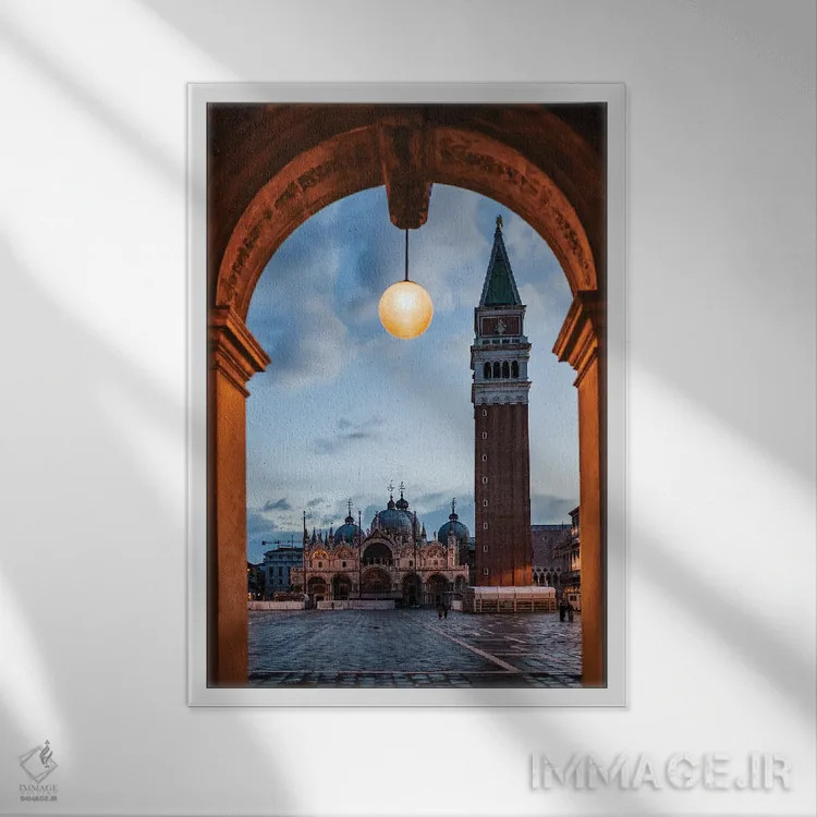 تابلو دکوراتیو Venice, Italy,میدان سن مارکو در سپیده دم، ونیز، ایتالیا اثر ماتئو کولومبو - نمای قابدار سفید