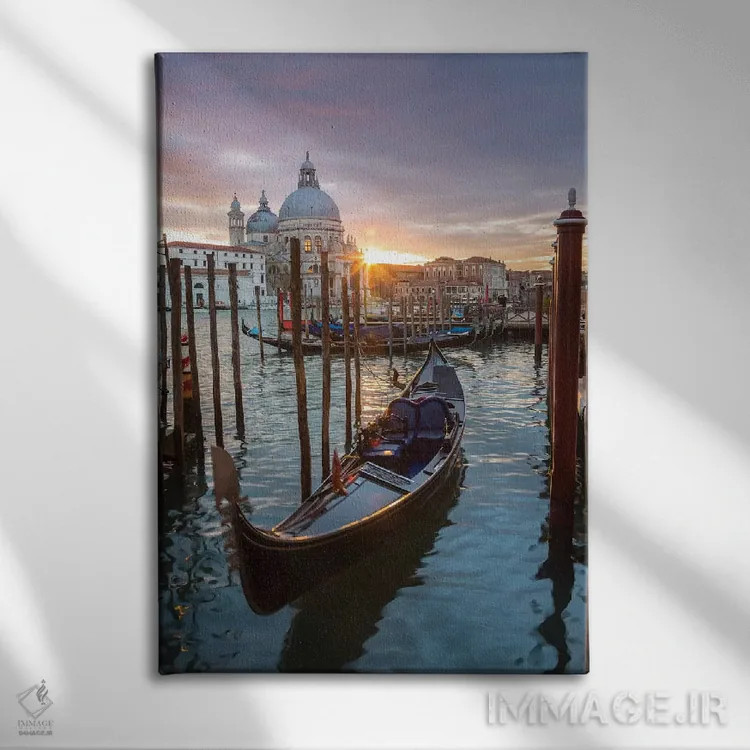 تابلو دکوراتیو Venice,گوندولا هنگام غروب، ونیز اثر ماتئو کولومبو - نمای روبهرو روی دیوار