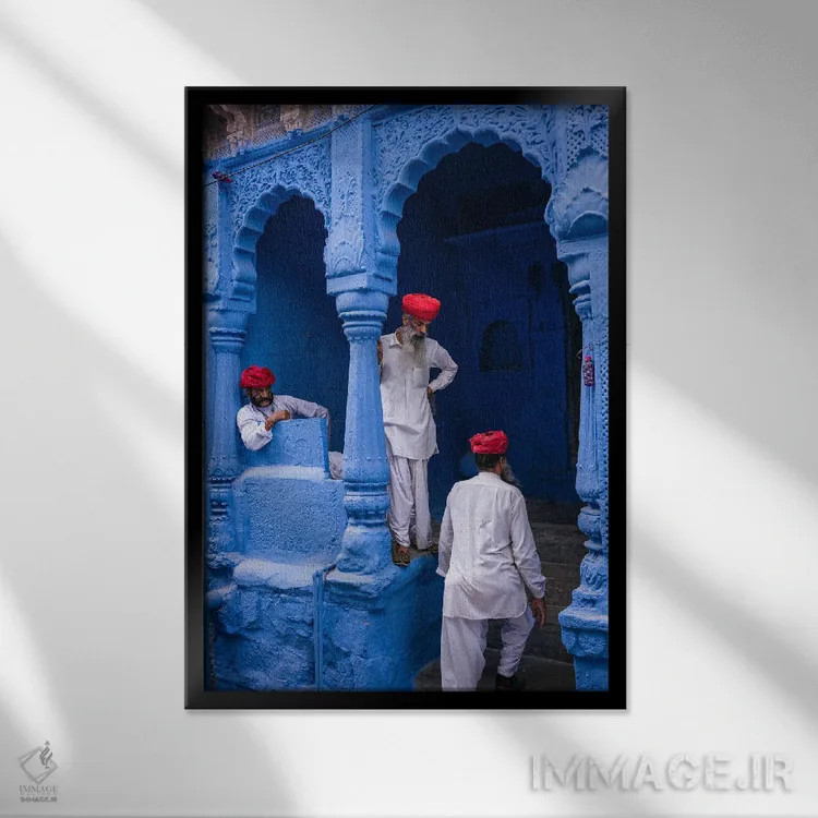 تابلو دکوراتیو Jodhpur, Rajasthan, India I,مردان هندی در شهر آبی، جودپور… اثر ماتئو کولومبو - نمای قابدار مشکی