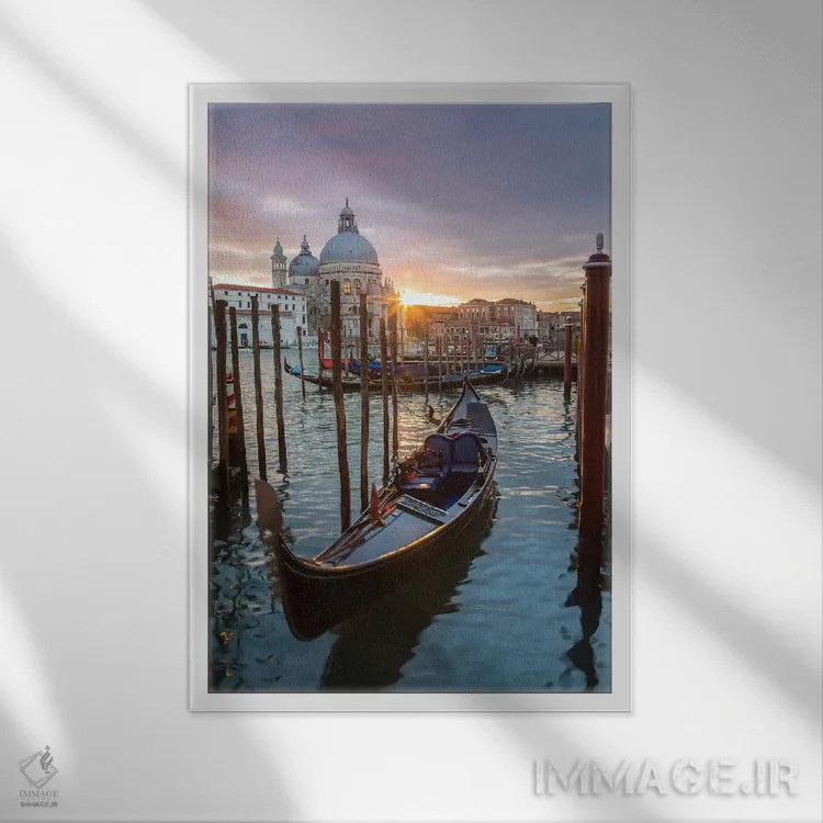 تابلو دکوراتیو Venice,گوندولا هنگام غروب، ونیز اثر ماتئو کولومبو - نمای قابدار سفید