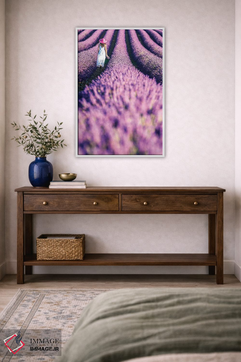 تابلو دکوراتیو Provence,زنی در مزرعه اسطوخودوس، پروانس اثر ماتئو کولومبو - D2W
