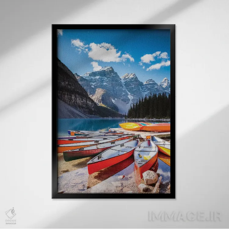 تابلو دکوراتیو Moraine Lake, Canada,قایق های پارویی، دریاچه مورین، کاناد… اثر ماتئو کولومبو - نمای قابدار مشکی