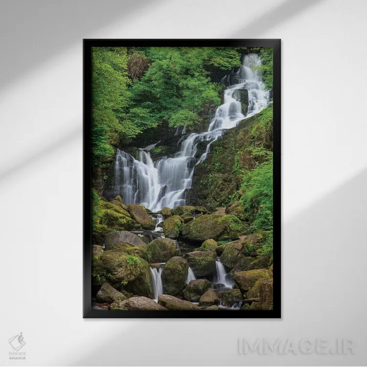 تابلو دکوراتیو County Kerry, Ireland. Torc Waterfall.,پارک ملی کیلارنی، کان… اثر تام نورینگ - نمای قابدار مشکی