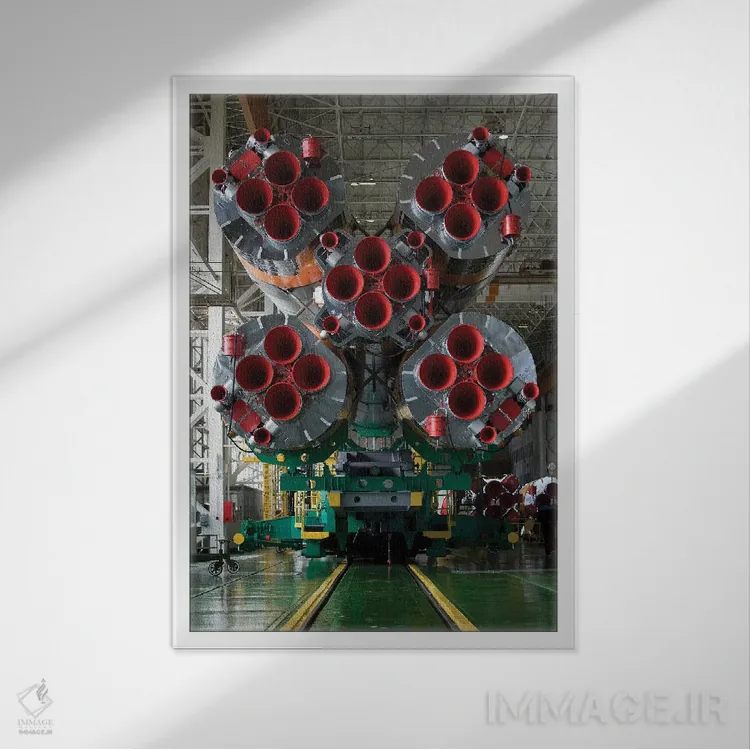 تابلو دکوراتیو تقویت کننده های سفینه سایوز TMA-14 اثر استاک ترک ایمیجز - نمای قابدار سفید