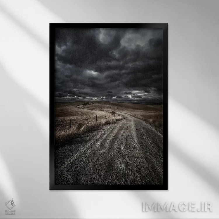 تابلو دکوراتیو Tuscany, Italy.,جاده روستایی در میان مزرعه با آسمانی طوفانی… اثر اوگنی کوکلف - نمای قابدار مشکی
