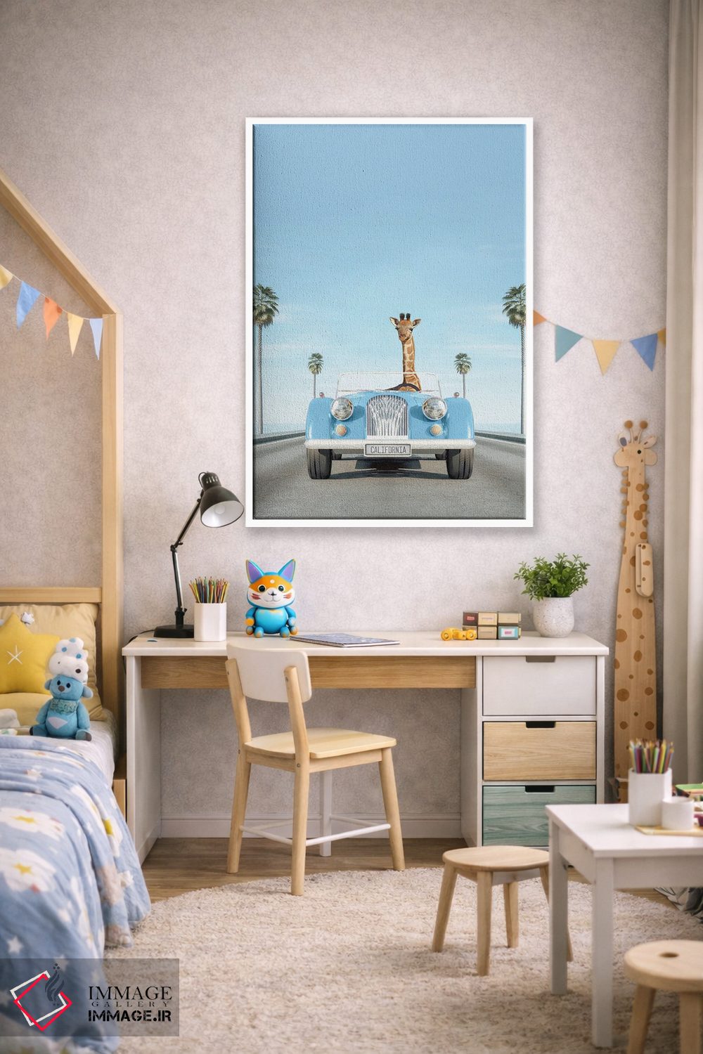 تابلو دکوراتیو ماشین کلاسیک آبی با زرافه اثر چاپ های تاینی ترژر - D1W